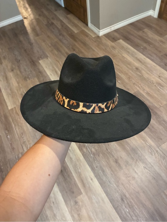 Accessories - Black Wide-Brim Fedora with Leopard Band - Women Accessories